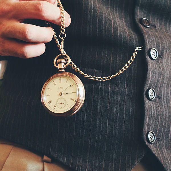 懐中時計チェーンの種類と留め方 - アルバート・ダブルアルバートも解説