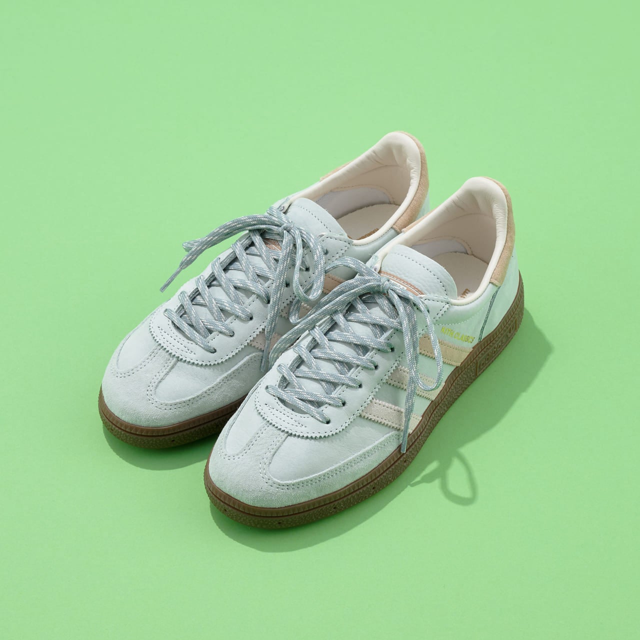 アディダス オリジナルス×キス クラシックの「スぺツィアル」。大流行