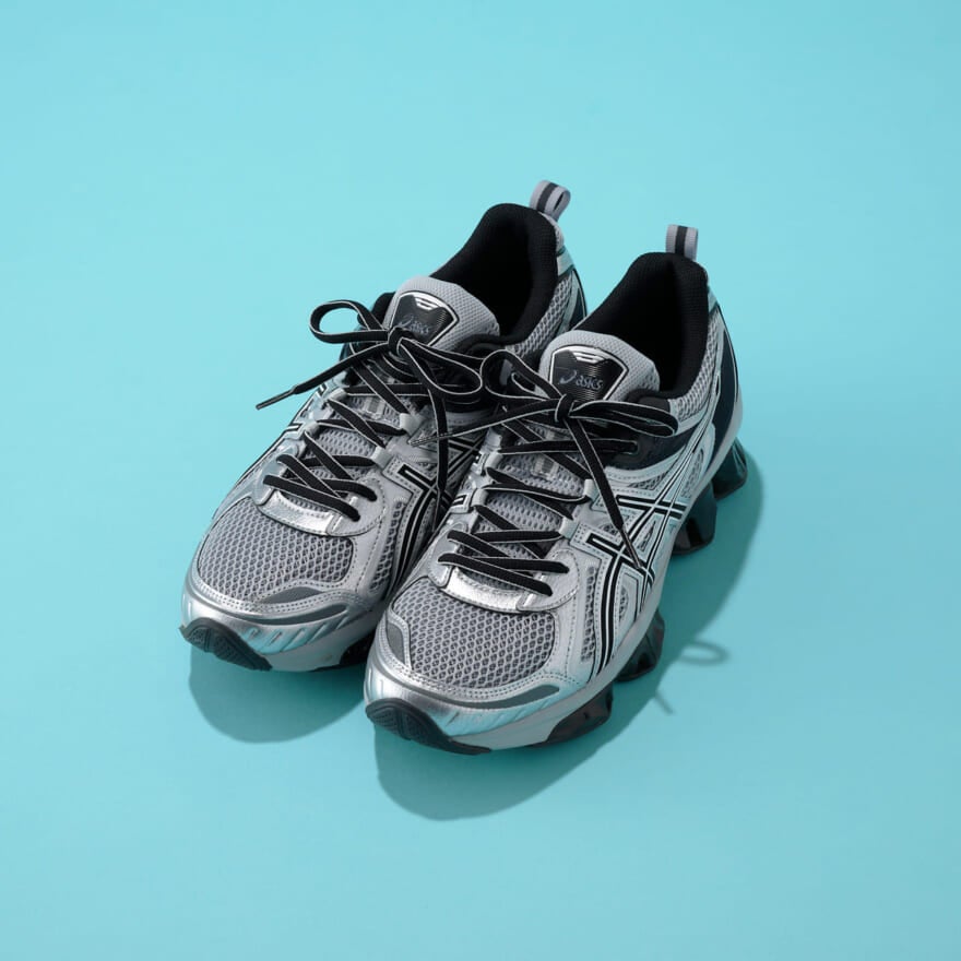 完売カラーの「アシックス GEL-QUANTUM KINETIC」に夢中。エディターが