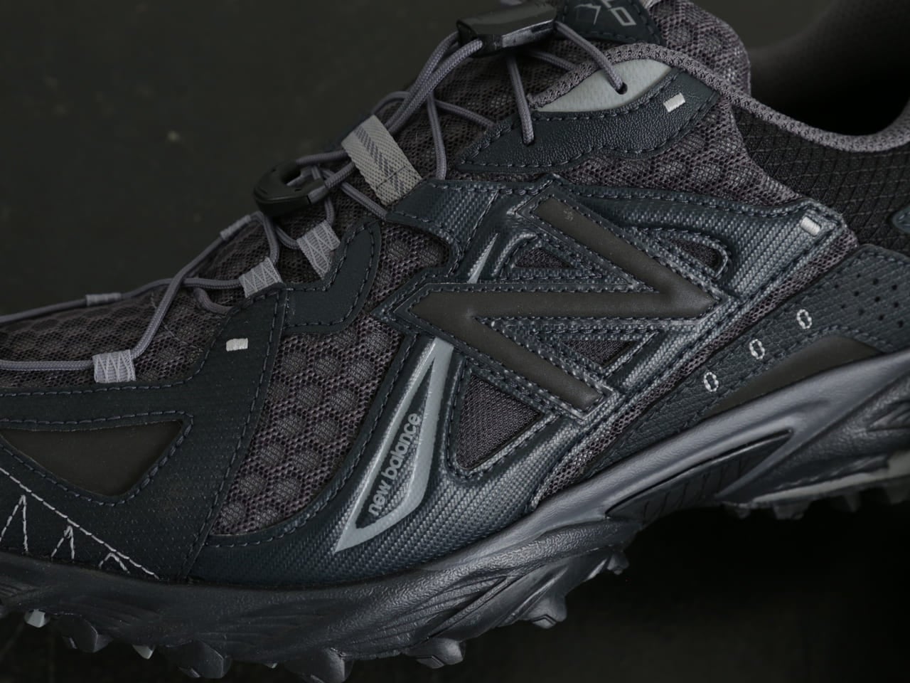 編集部が気になる黒スニーカー11選。GORE-TEX®な「ニューバランス」と