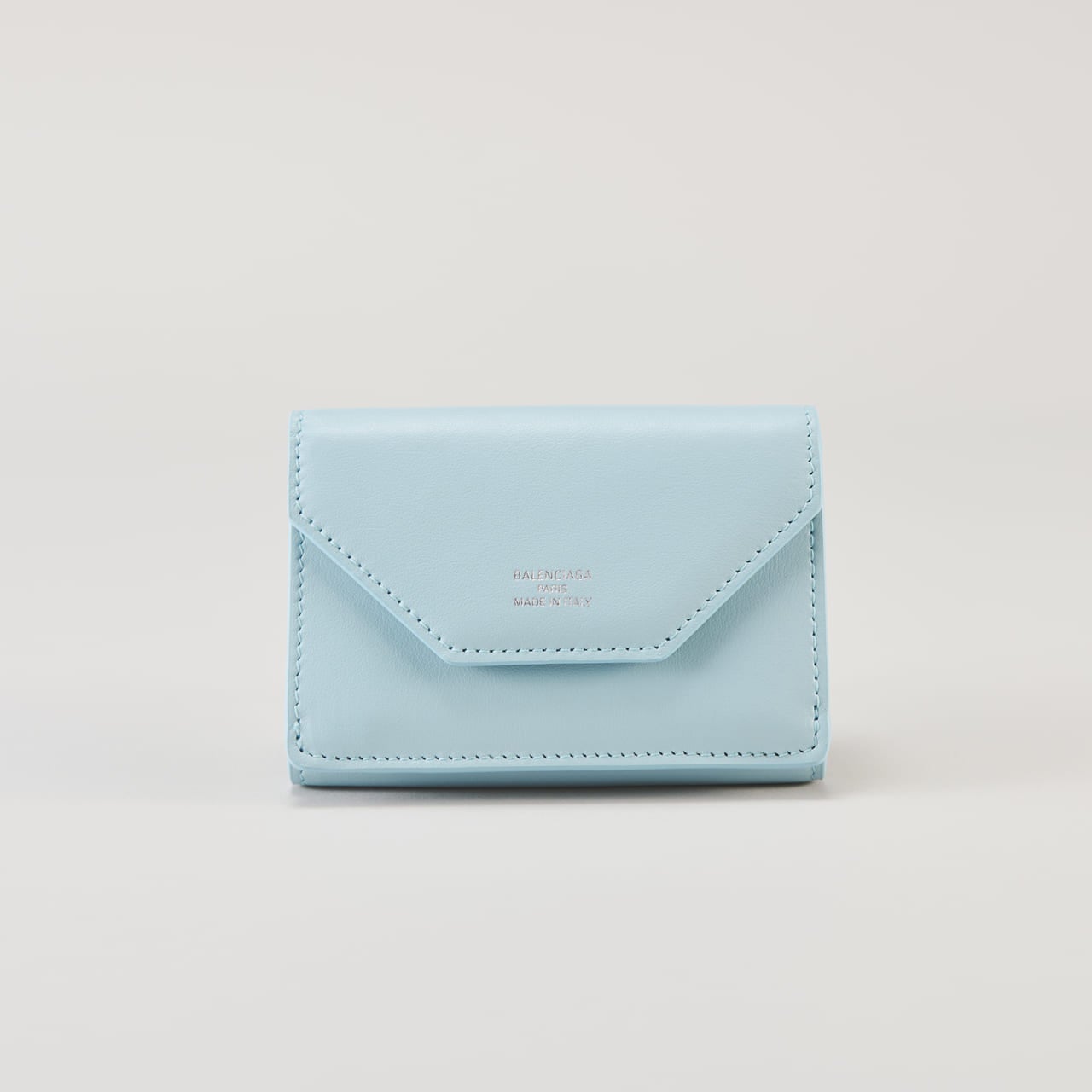 12月1日は開運日！】「バレンシアガ」の日本限定色の財布が気になる