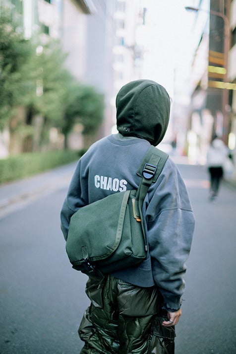 オシャレな人が愛用する「エンダースキーマ」のメッセンジャーバッグの