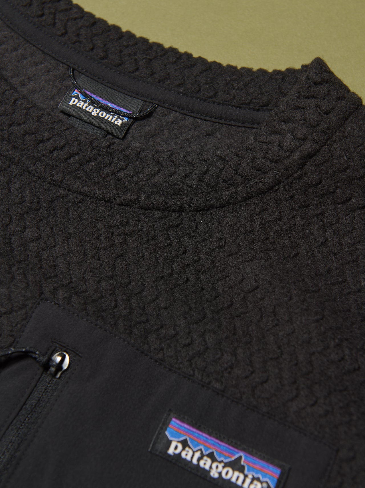 重ね着OK！「アウトドアブランド」の“とにかく暖かいトップス”5選