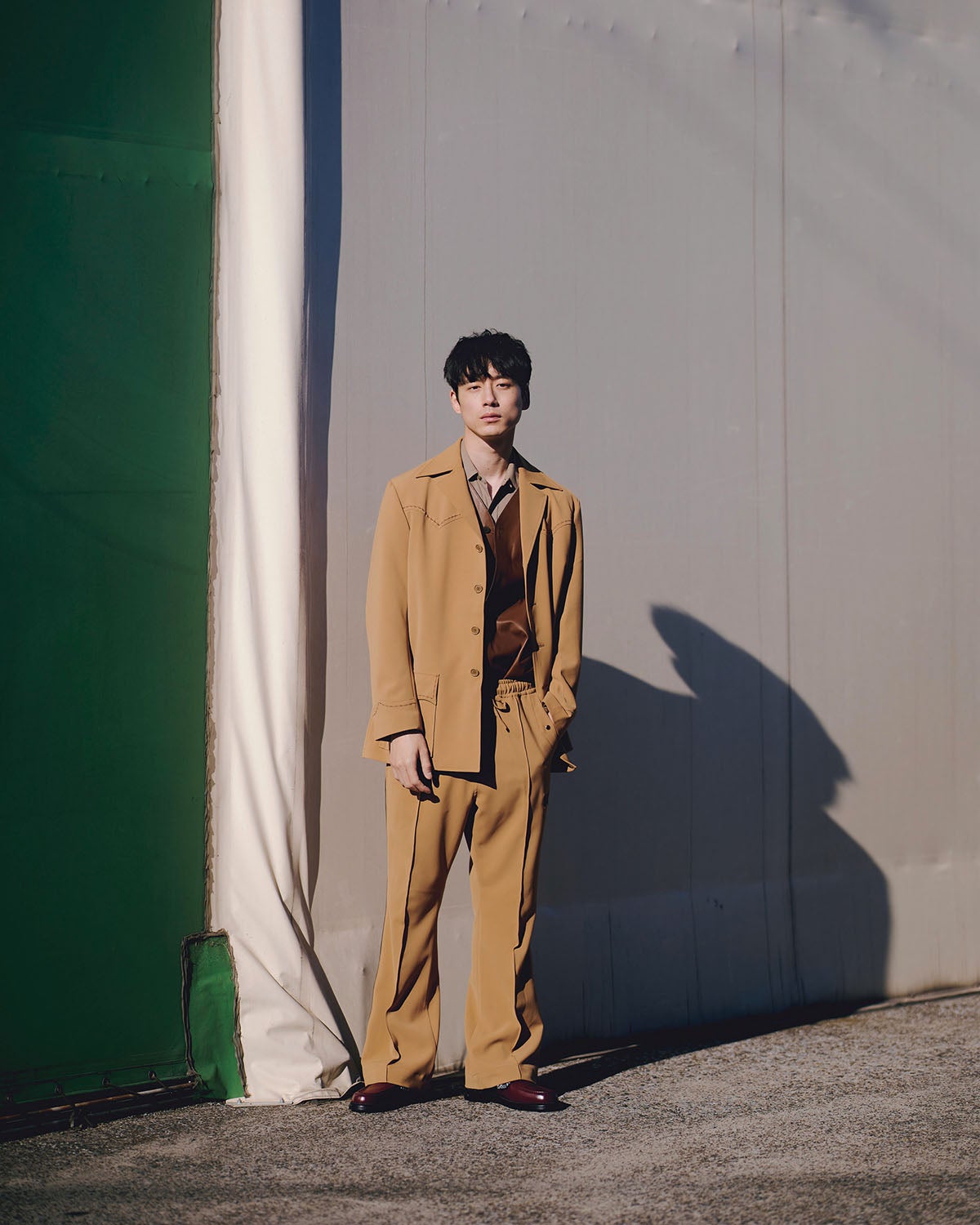 坂口健太郎、30歳の今の気分。「今年の春に着たいのは、ショート