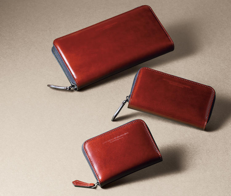 革の王様「コードバン」製ラウンドジップウォレット、3サイズどれを