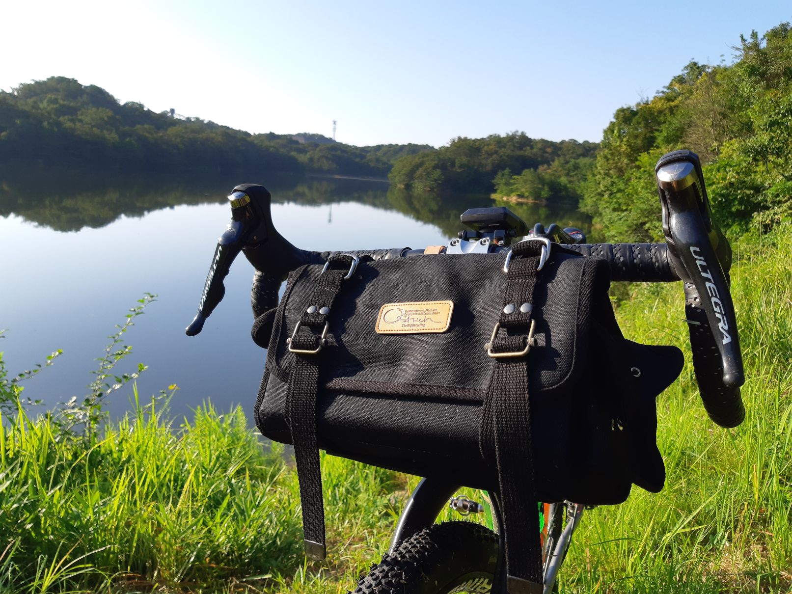 オーストリッチ 限定生産『S-2サドルバッグ“BK” 』をフロントに