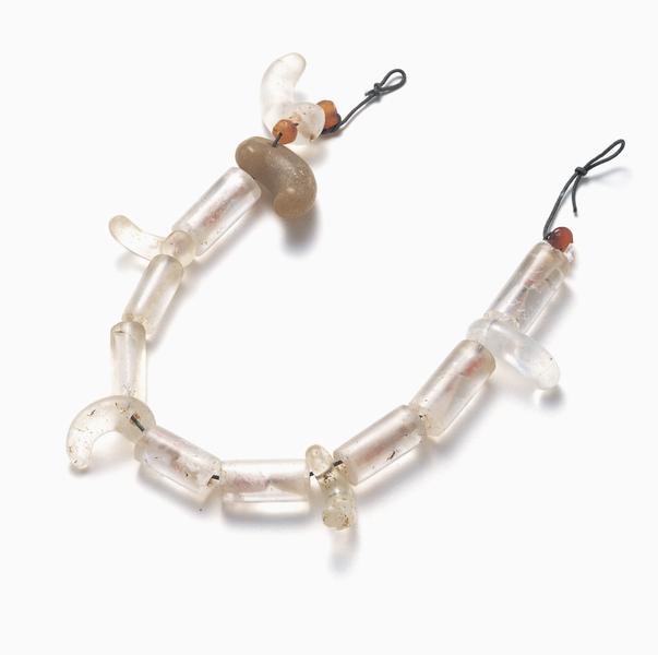 水晶製勾玉・管玉 - MIHO MUSEUM