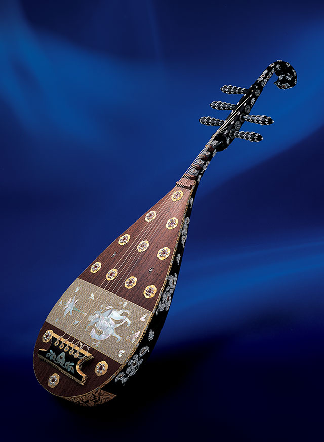 真珠宝飾五絃琵琶｜株式会社ミキモト装身具