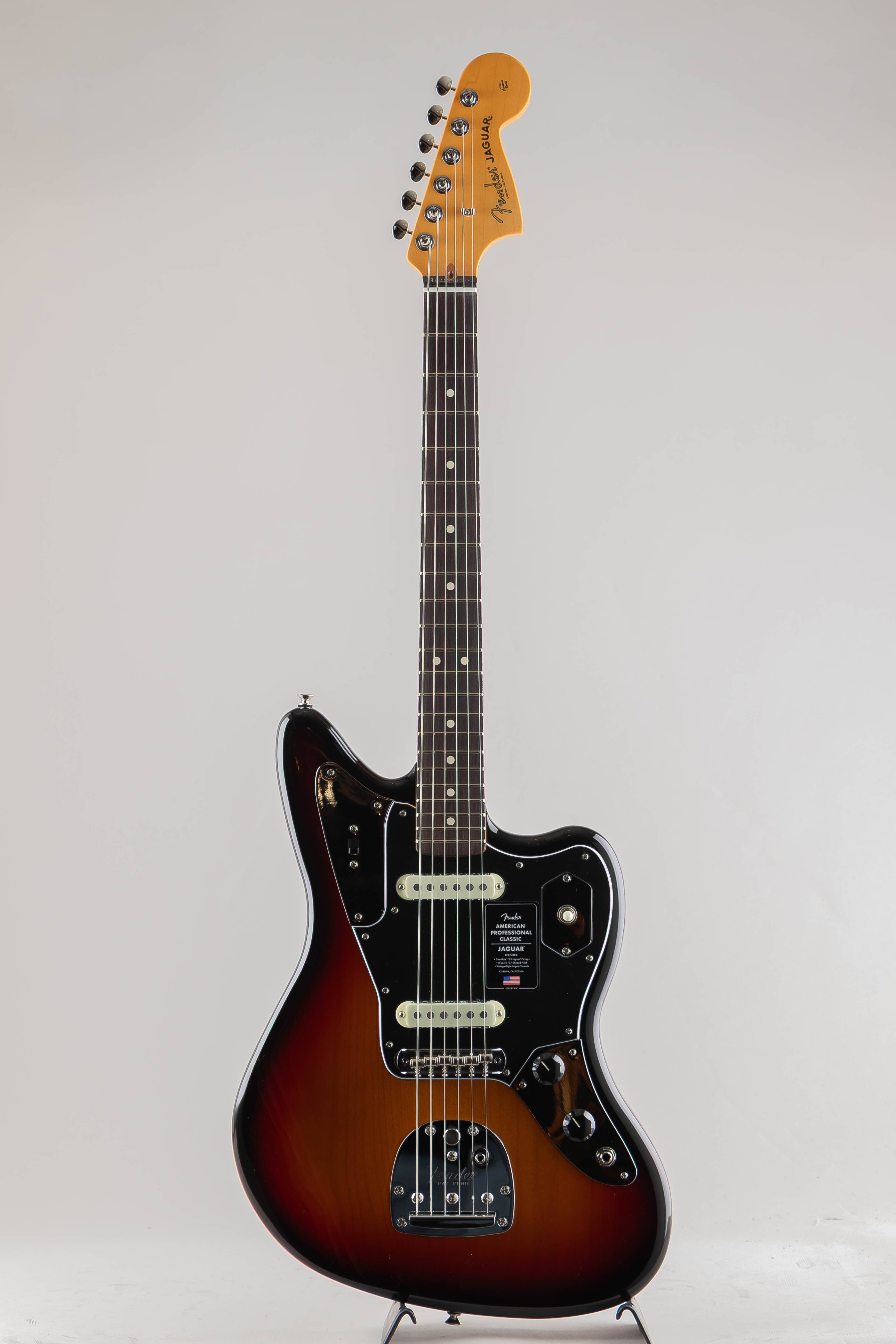 American Professional Classic Jaguar /3-Color Sunburst/Rosewood