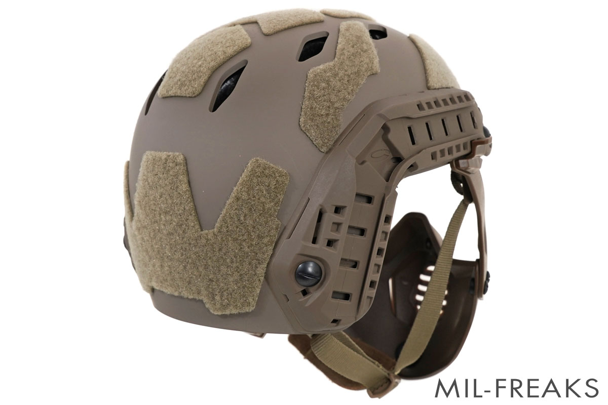 TMC Ops-Coreタイプ FAST SF ヘルメット + Ops-Coreタイプ MANDIBLE