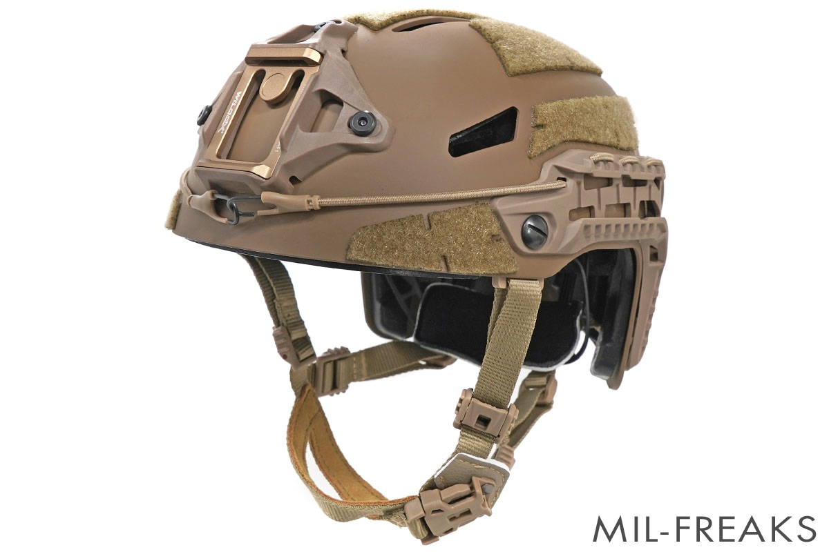 FMA REVISIONタイプ CAIMAN ハイブリッド ヘルメットシステム