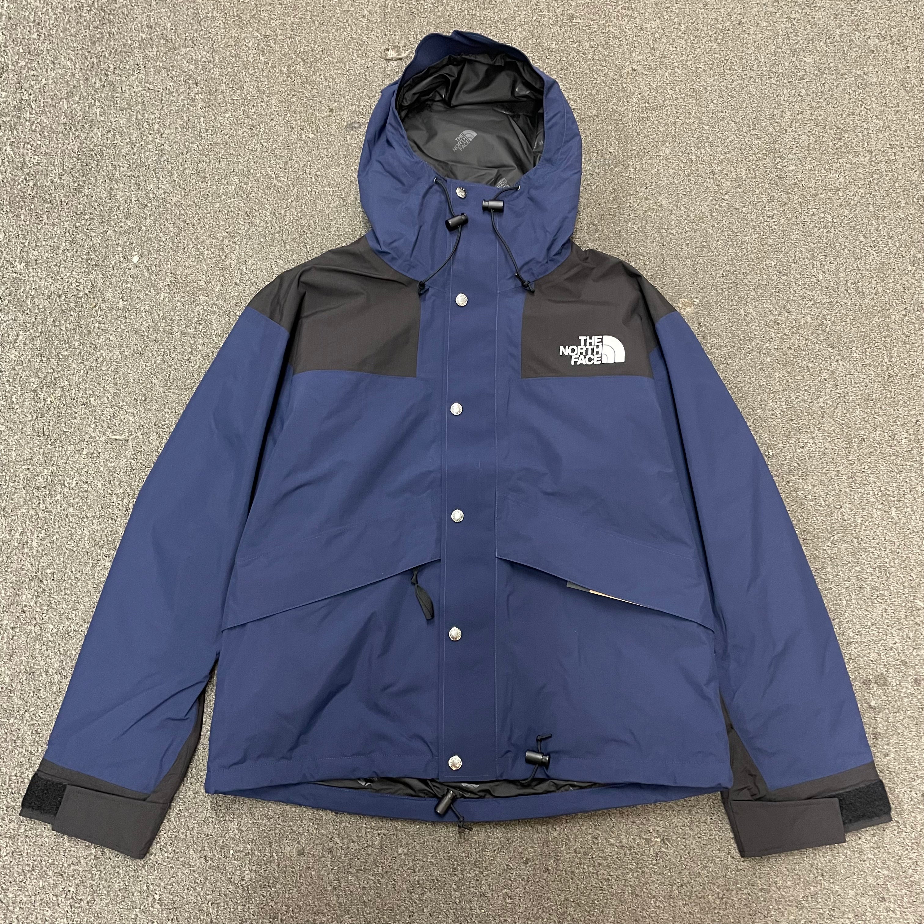 The North Face Mens Ceptor Snow Jacket in TNF Black
