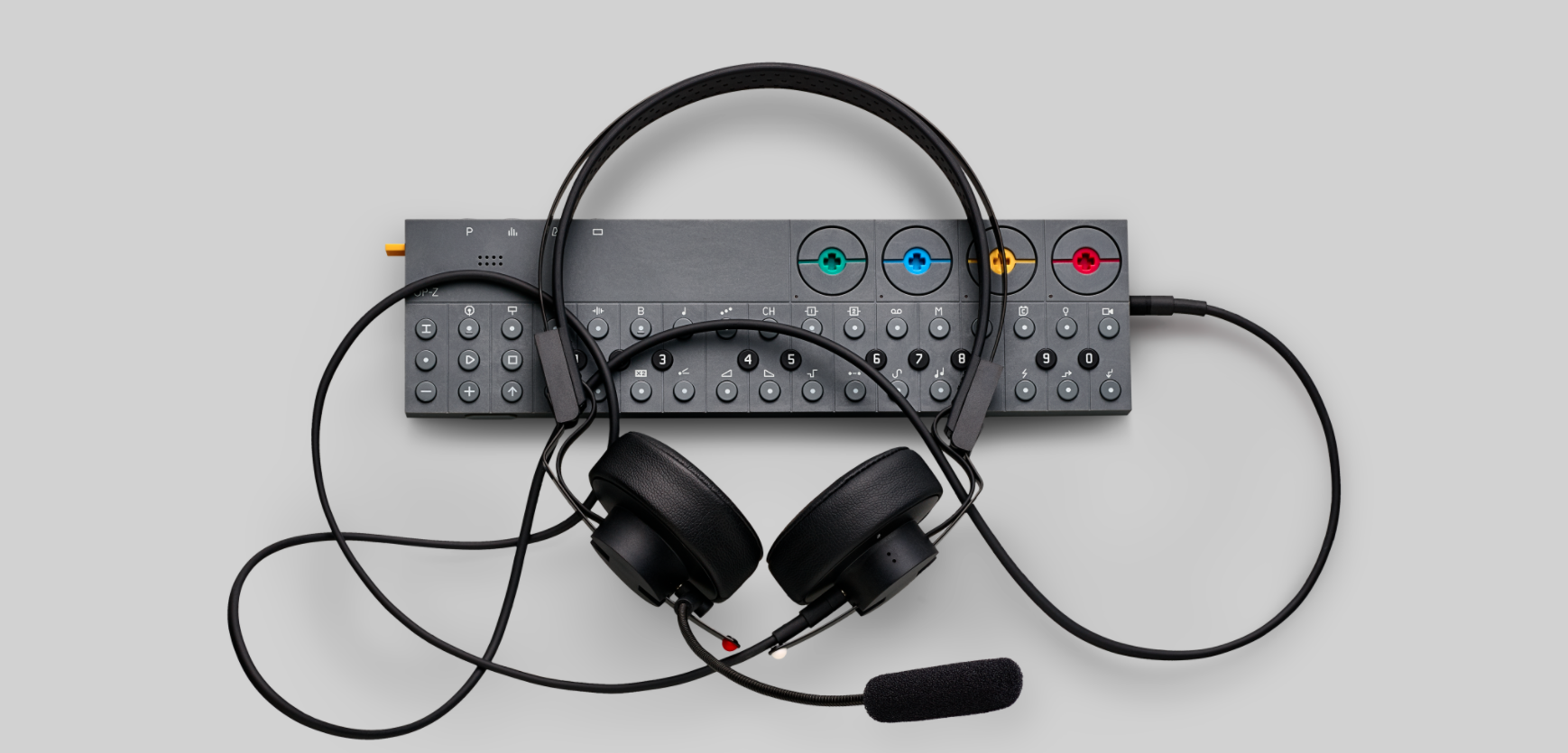 SASUKE × OP-Z インタビュー 「OP-Zだから、できること」 – Media