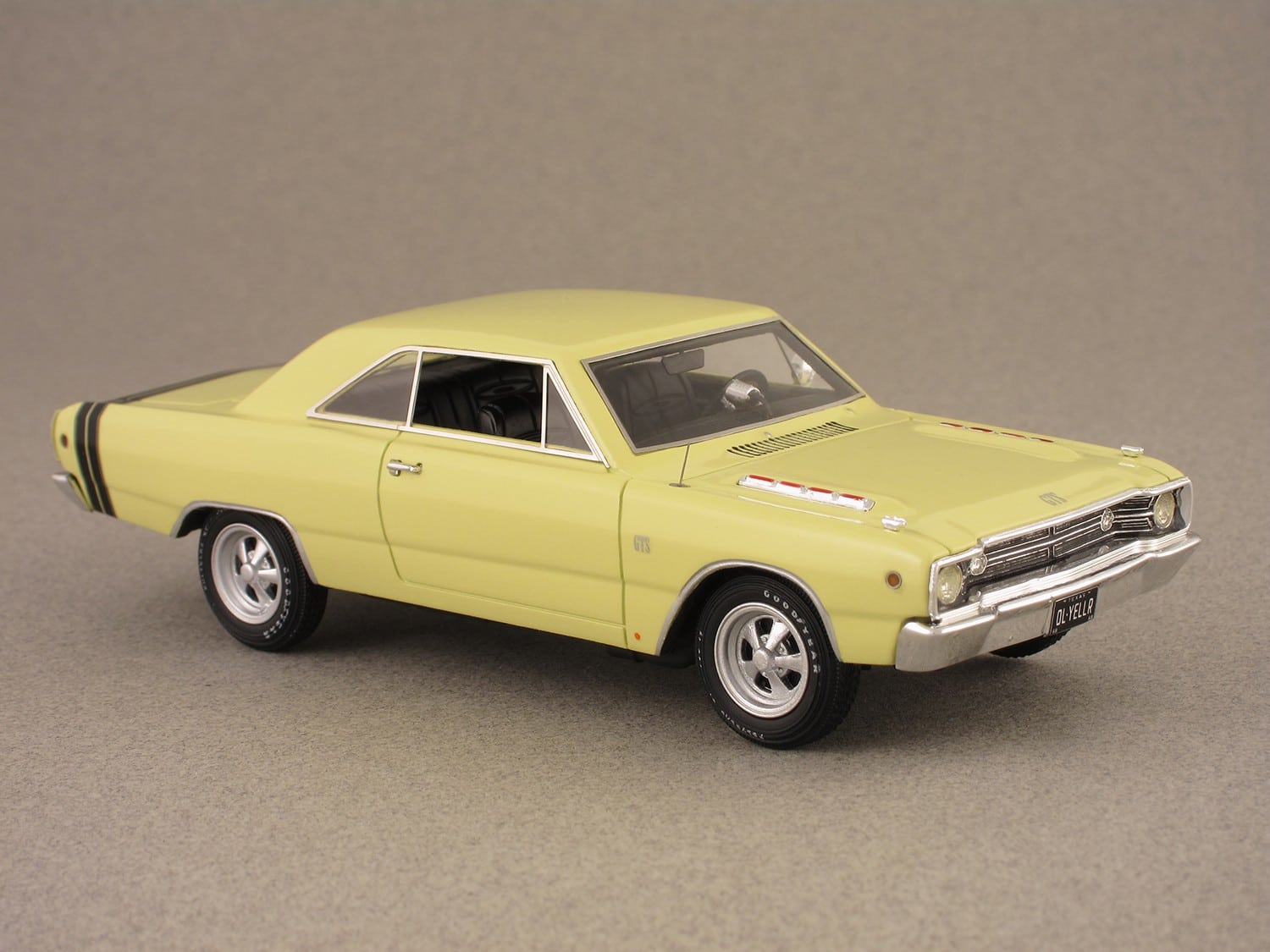 Dodge Dart GTS yellow 1968 (Highway 61) 1:43 - Minicarweb