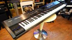 制作のマスターキーボードに！！Roland RD-700NX入荷しました