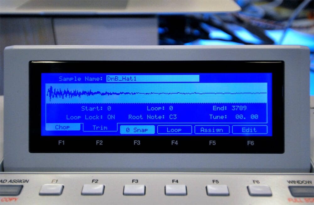 MPCユーザーにこそお勧めしたい！AKAI MPC RENAISSANCEを店頭でお試し