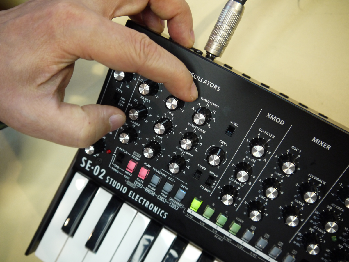 2大ブランド・コラボレーションが生み出したRoland SE-02の「価値」と