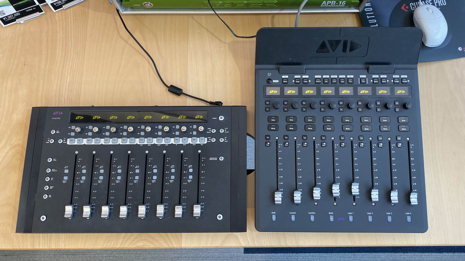 Avid S1ついに発売開始!! 待望のコンパクトサーフェスが登場!! | Rock