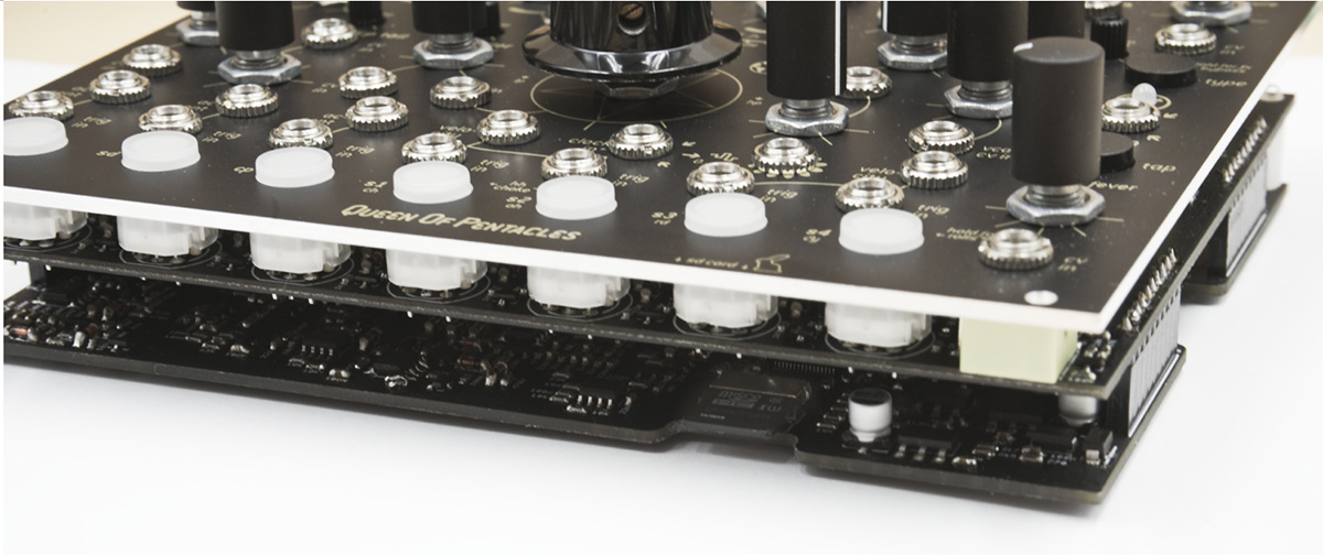 Endorphin.es が Roland TR-909にインスパイアされた Queen of