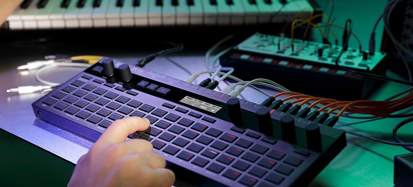 KORGが新世代のシーケンシング・ハードウェアSQ-64を発表！コンパクト