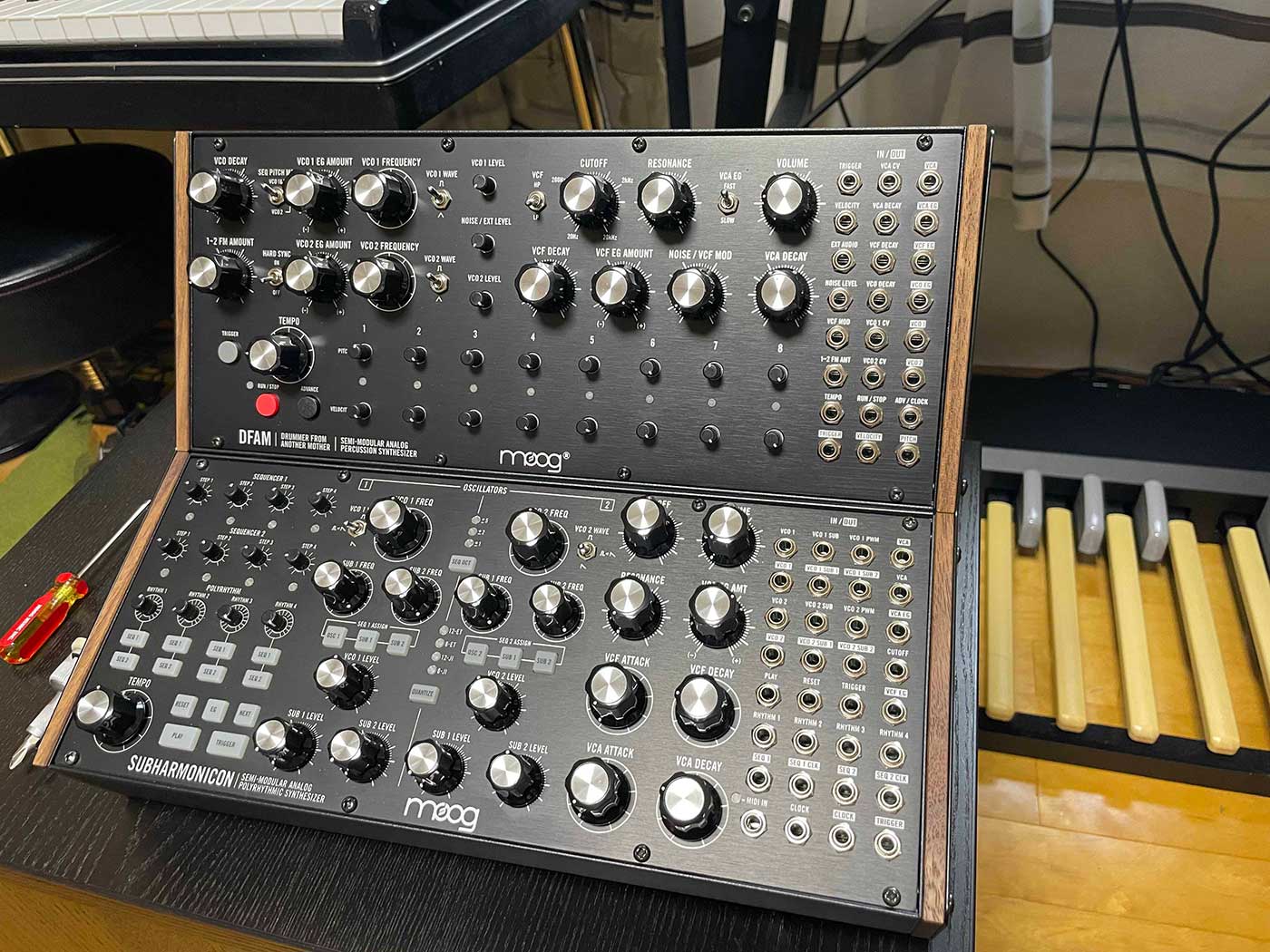 Moog Sound Studio開封レビュー＆演奏動画！ by村上 | Rock oN Company