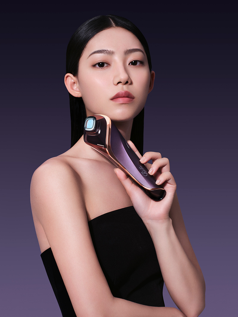 ハンディ型光美顔器が登場「ReFa LED SCEPTER（リファLEDセプター）」6