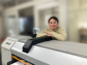 MPインクによるフルカラー印刷がメッキ技術の進化を支える | 武藤工業