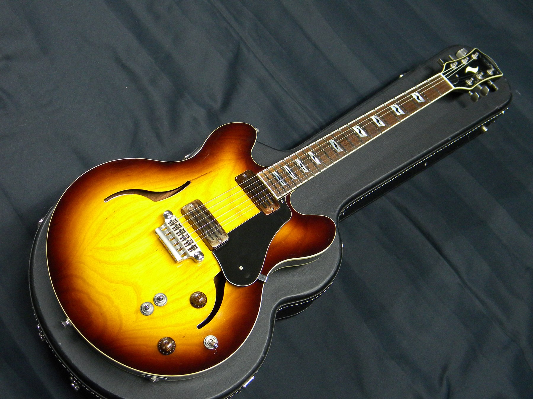 VOX セミアコースティックギターVIRAGE DC VS中古()売却済みです