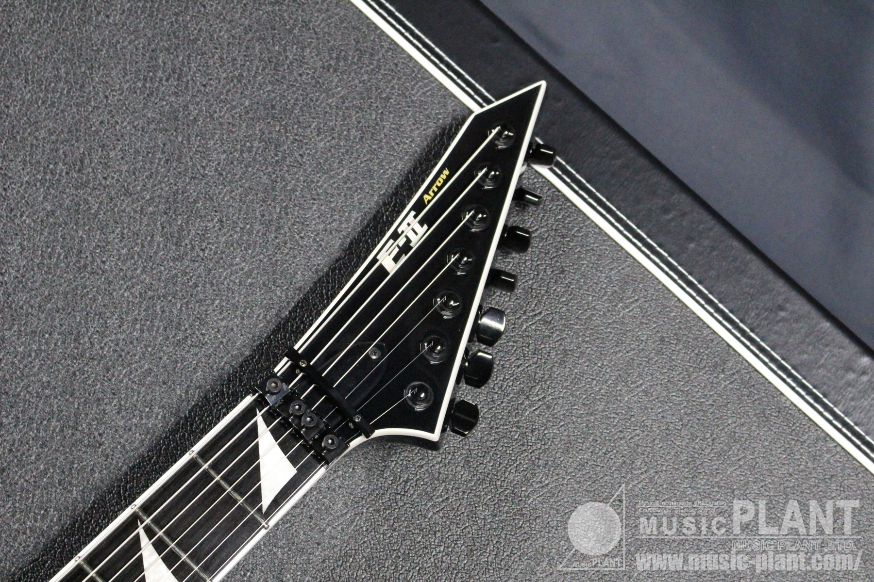 E-II E-IIシリーズ 7弦エレキギターARROW-7 Black新品在庫状況をご確認