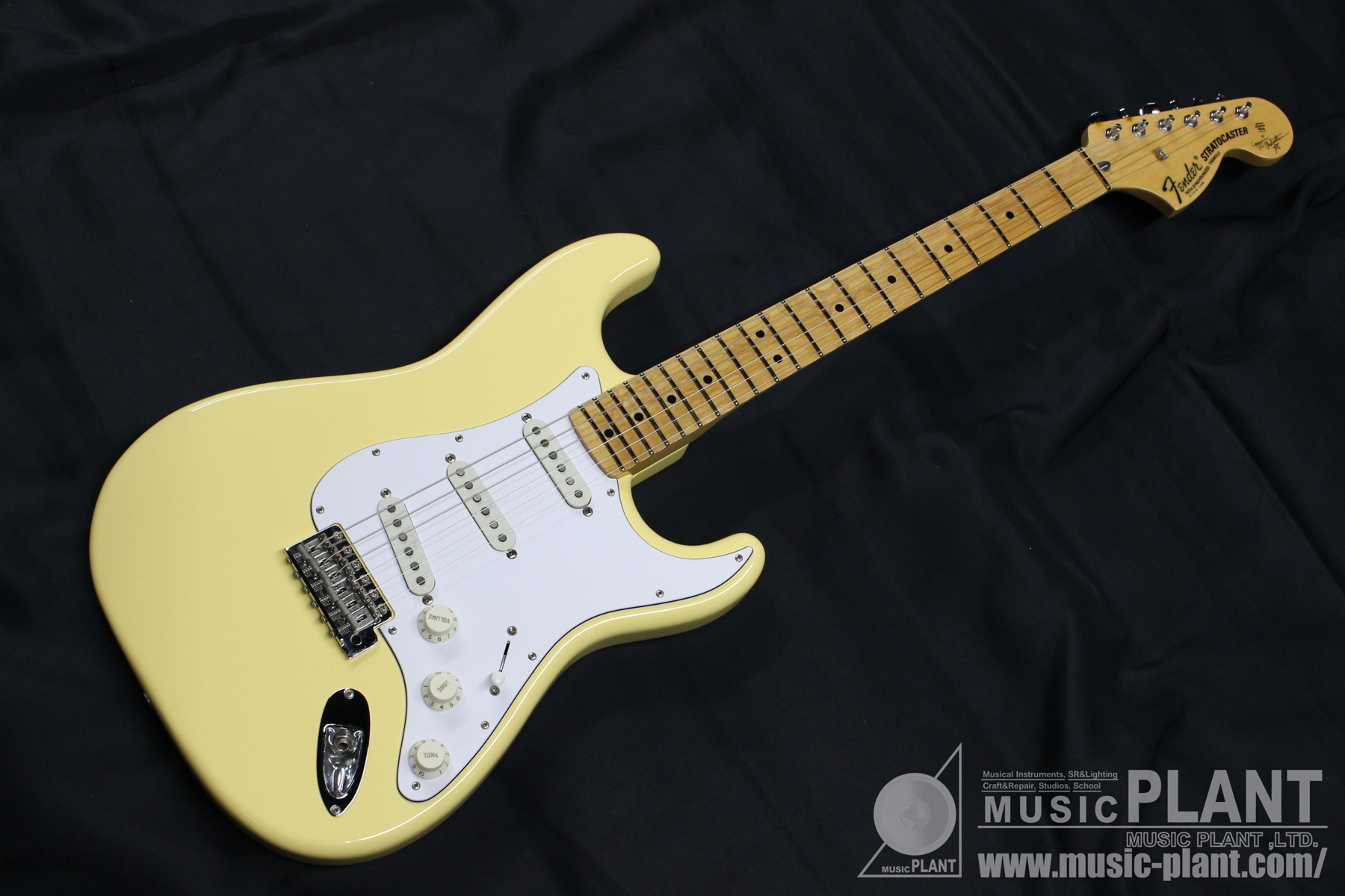 Fender Japan ストラトキャスターST-YJM Yngwie Malmsteen