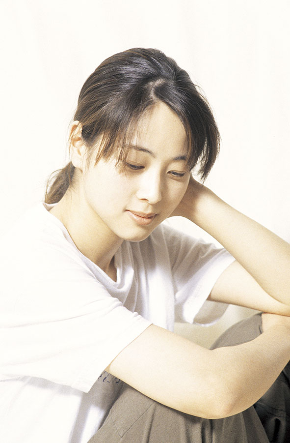 ZARD、坂井泉水の命日に初のアコースティックライブを無料配信 30周年