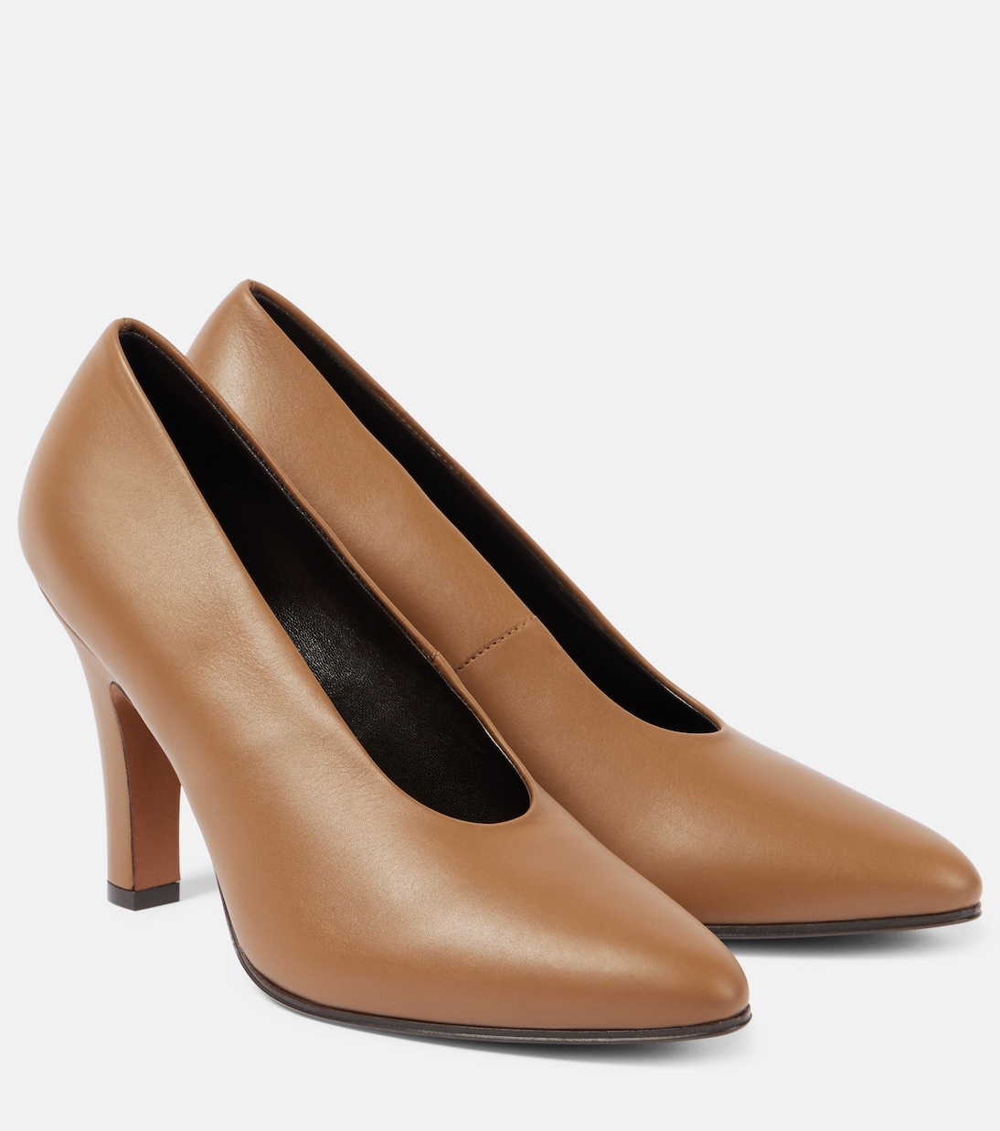 Prudens leather pumps in brown - The Row | Mytheresa