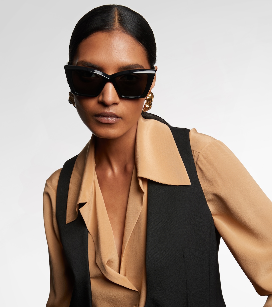 SL 657 cat-eye sunglasses in black - Saint Laurent | Mytheresa