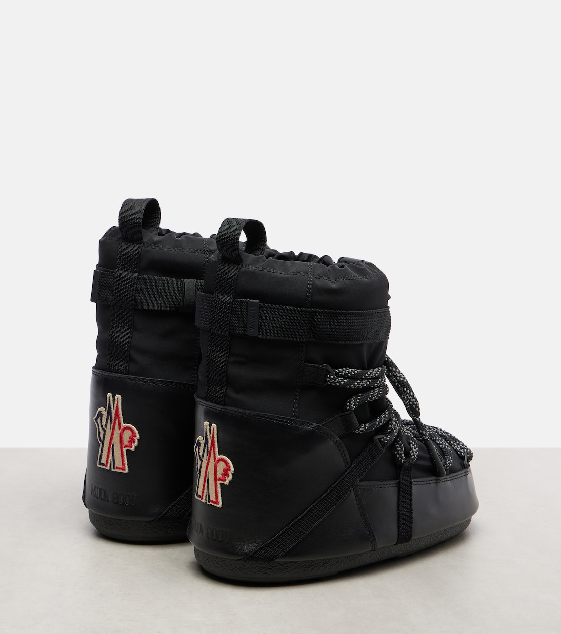 x Moon Boot Icon Low snow boots in black - Moncler Grenoble