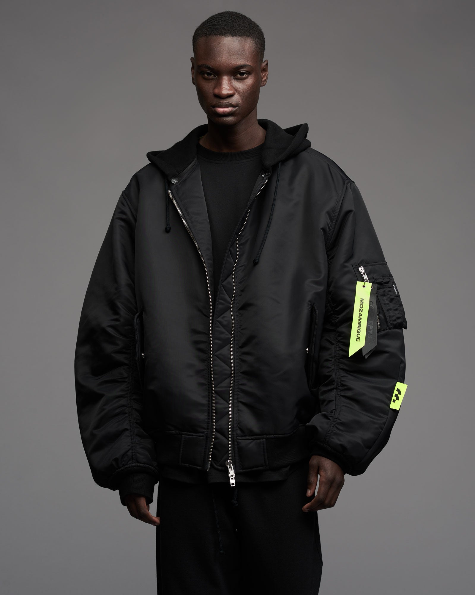 OVERSIZE HOODED BOMBER BLACK – MOZAMBIQUE CONCEPTS d'ODEUR