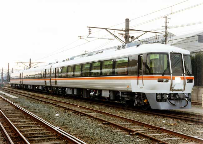 ○ JR東海キハ85系特急気動車「ワイドビューひだ」