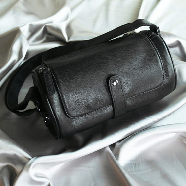 牛革 シュリンクレザー ボディバッグ 革製品・レザーファッション小物