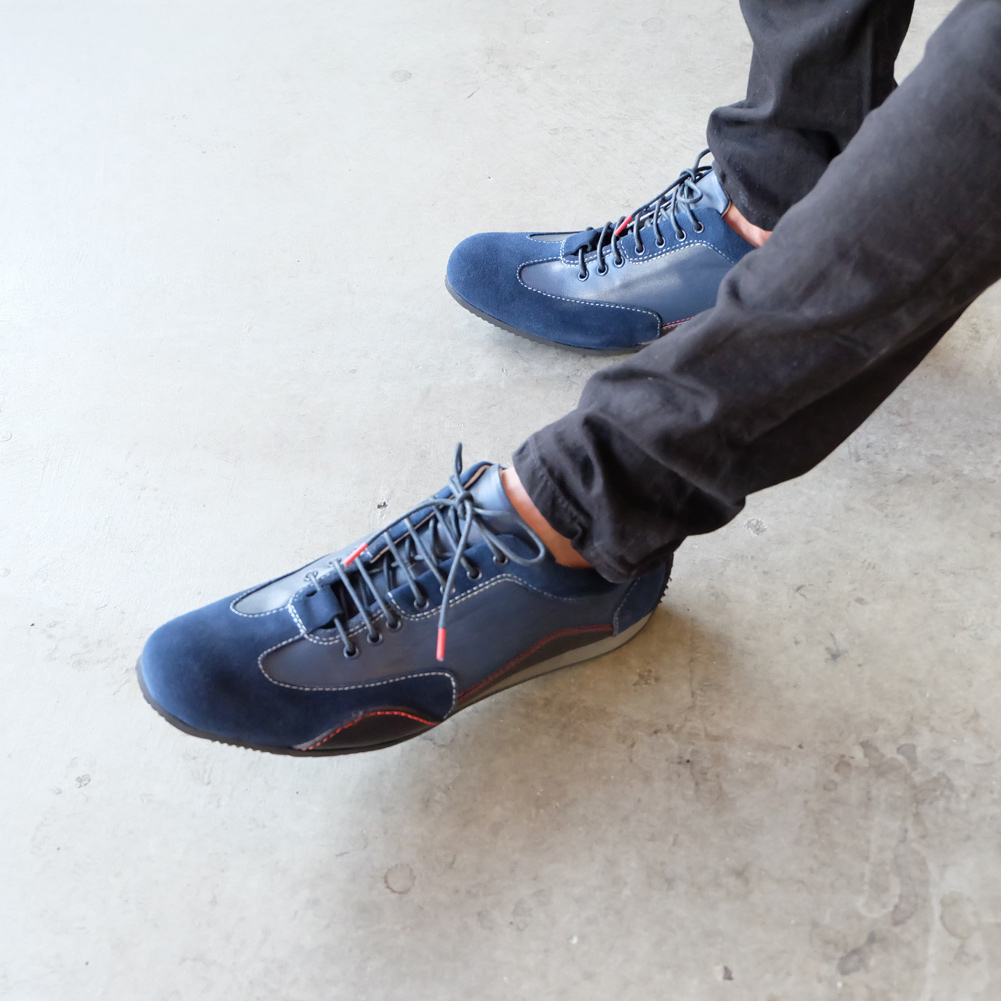 ノイインテレッセ×three generations】ドライビングスニーカー