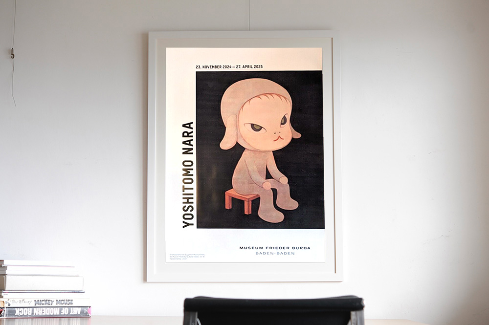 奈良美智 ドイツ大型回顧展の公式ポスター「Sleepless Night」を通販で