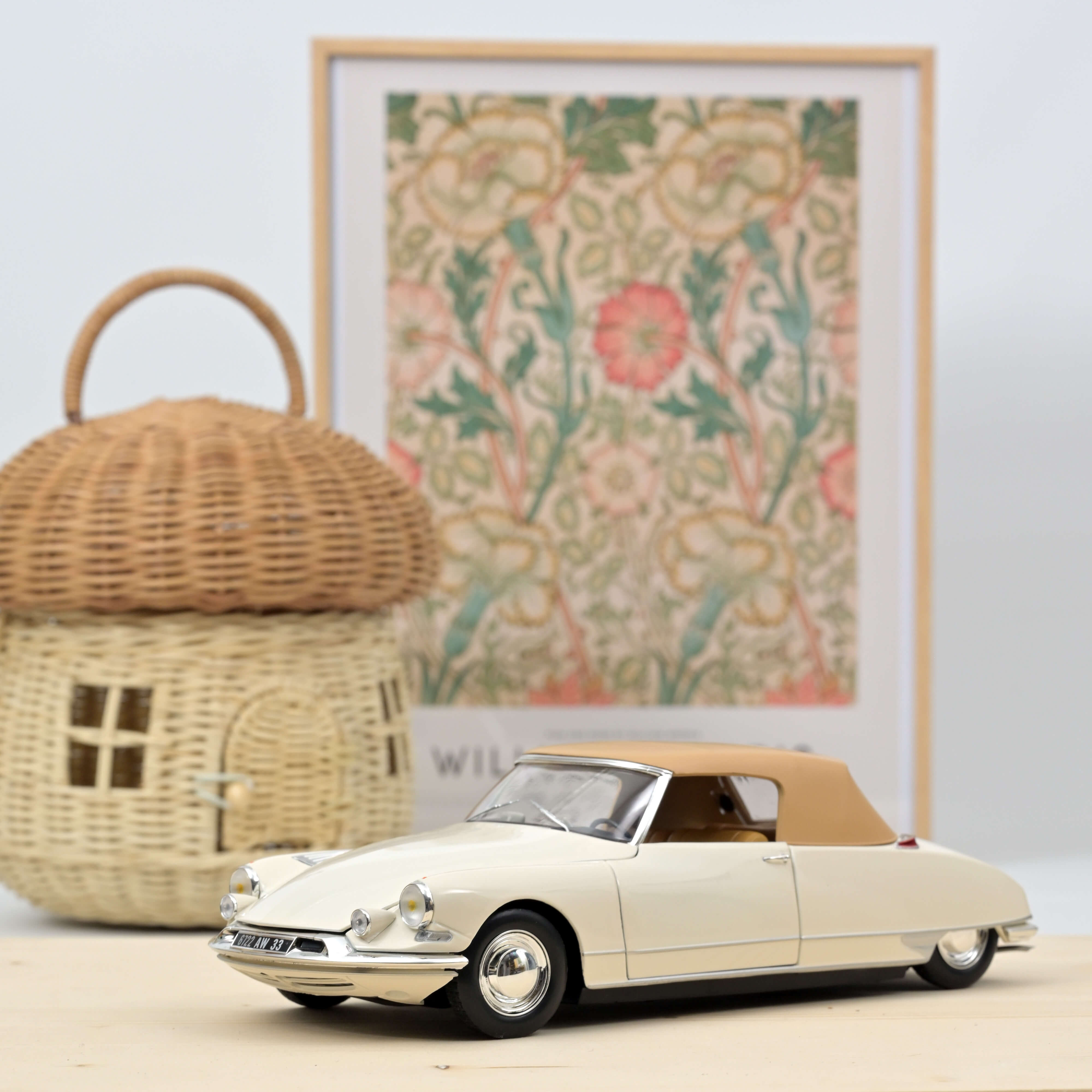 Citroën DS 19 Cabriolet 1961 Beige 1:18 - 400pcs – Norev