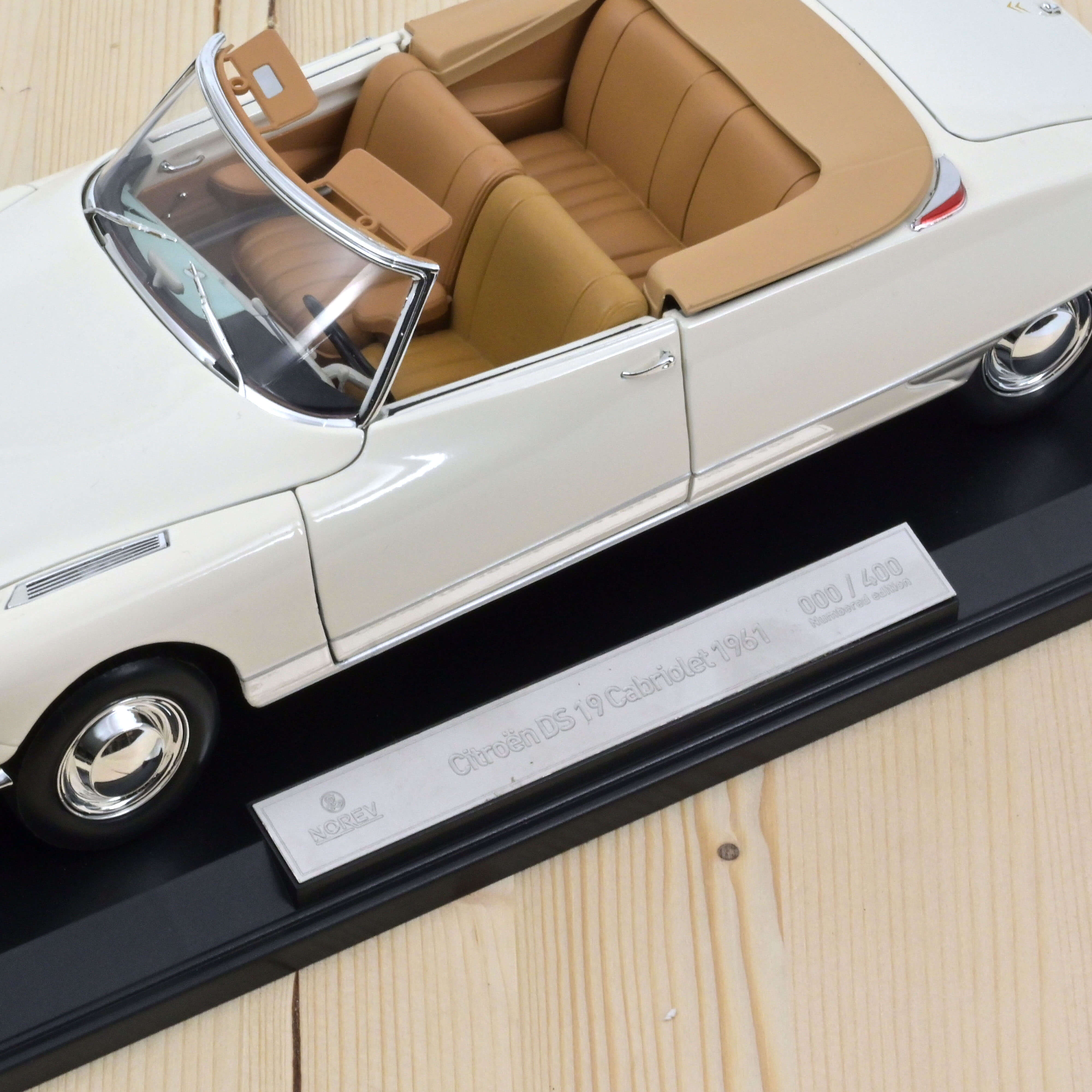 Citroën DS 19 Cabriolet 1961 Beige 1:18 - 400pcs – Norev