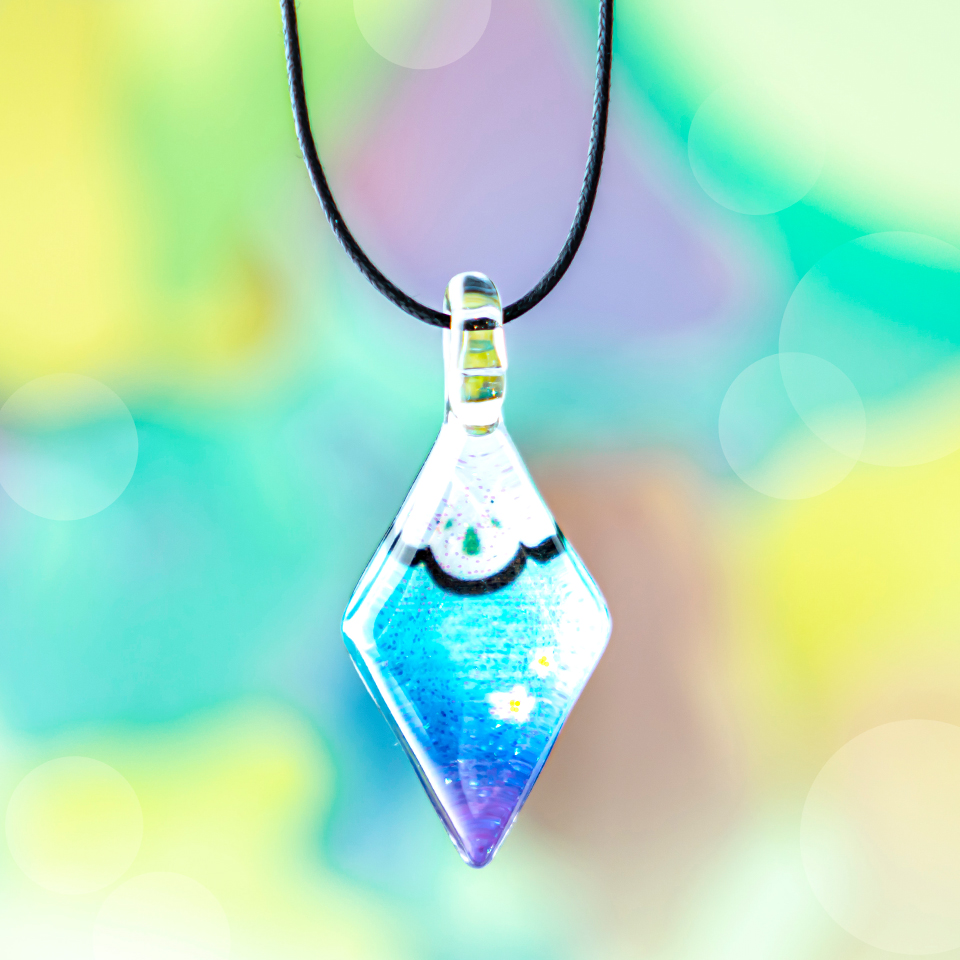 ニュースリリース】ハンドメイドグラスジュエリー「ノースワングラス