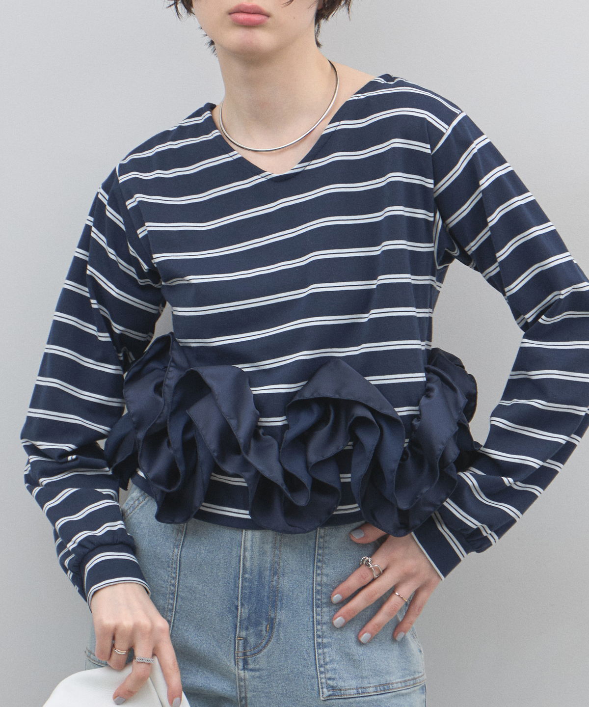 オフィシャルサイト限定】ボーダーサテンフリルトップス