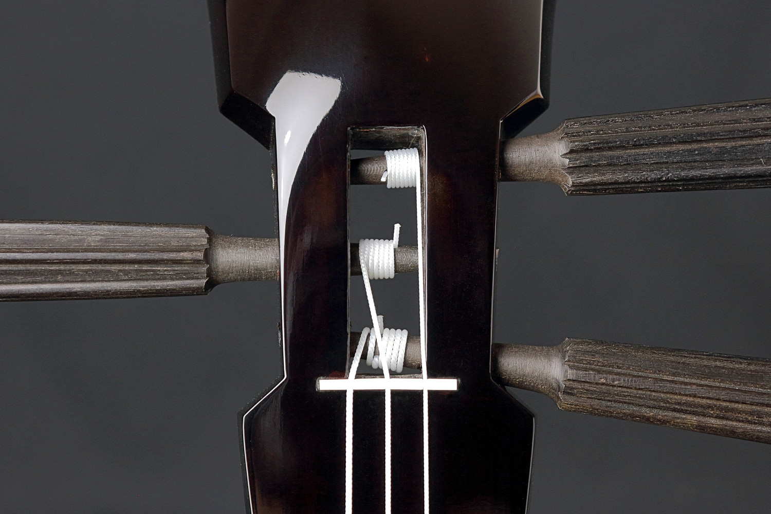 逸品三線】縞黒檀「知念大工型」本張り三線｜三線専門店ナビィ三線