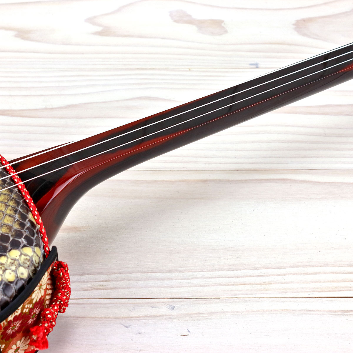 逸品三線】真壁型【八重山黒木製】本張り三線｜三線専門店ナビィ三線