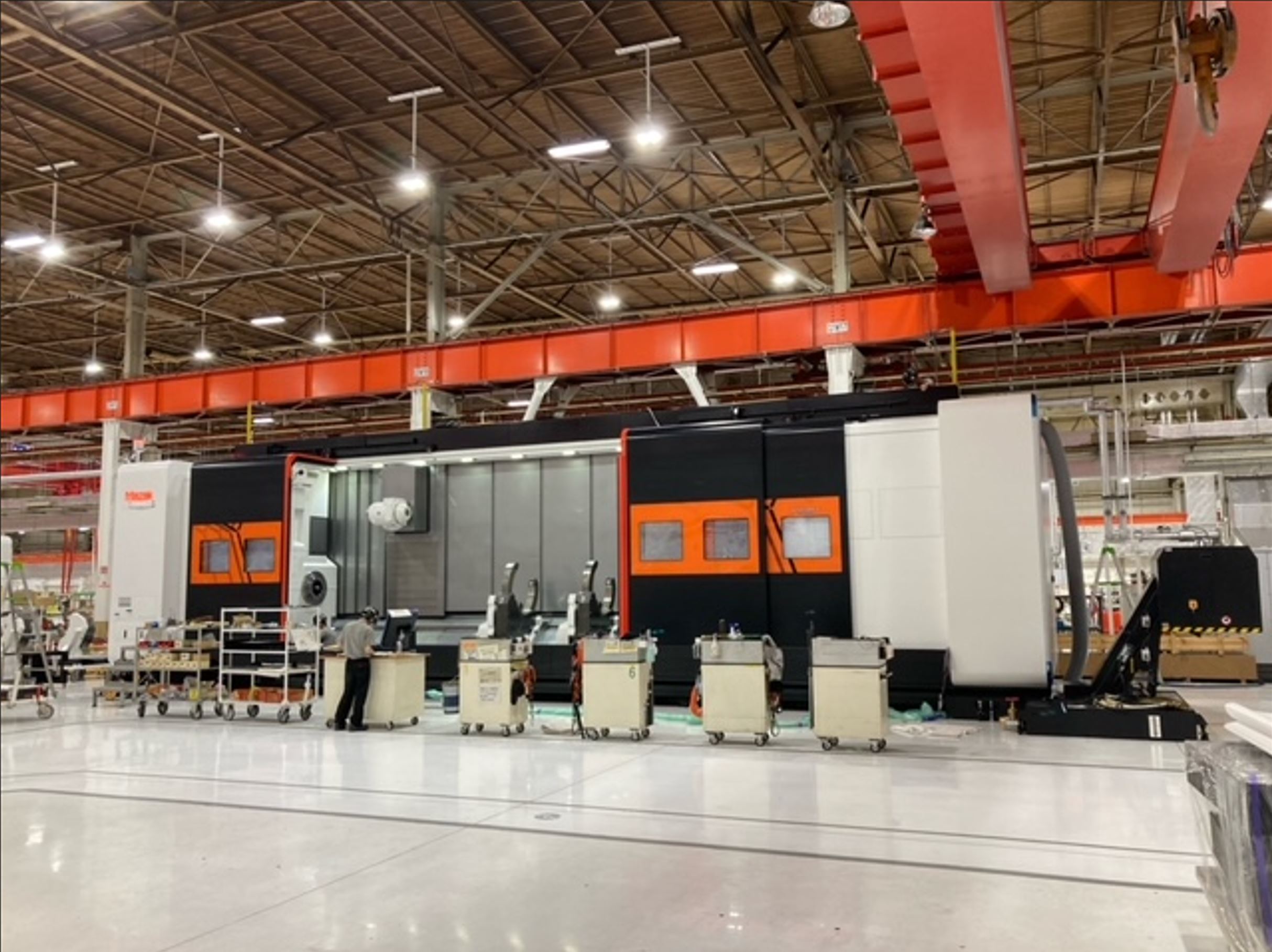 本社工場に導入の超大型5軸複合加工機ヤマザキマザック製INTEGREX