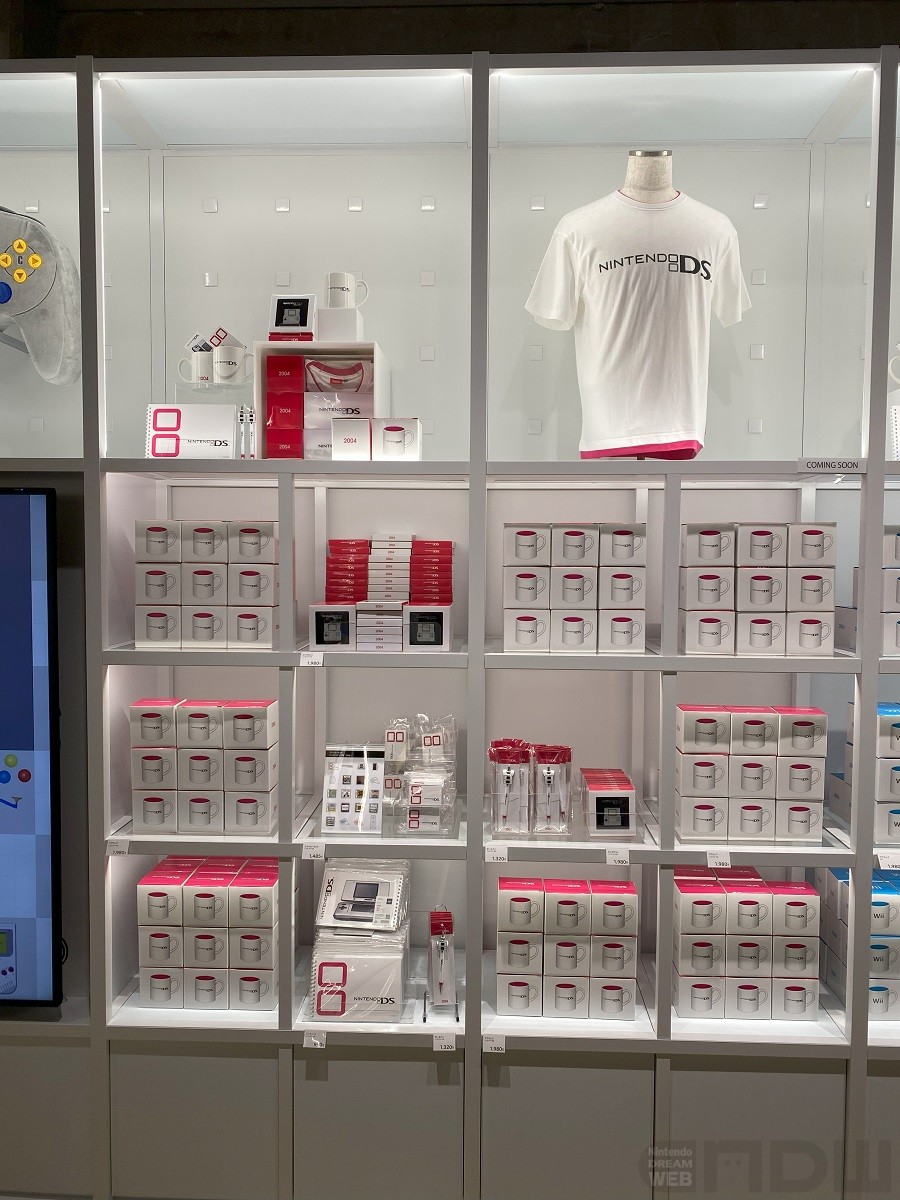 歴代ハードモチーフのグッズがズラリ！限定販売グッズ紹介1