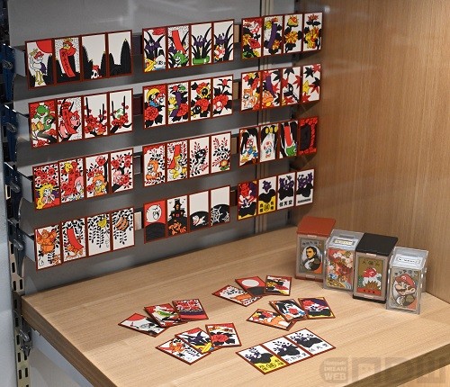 任天堂謹製 金をあしらった“花札”と“百人一首”「鳳凰」が舞い降りる