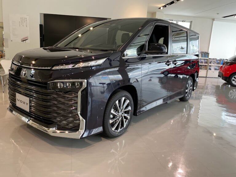 魚津店】お待たせっ！新型VOXY展示車登場!! | STAFF BLOG