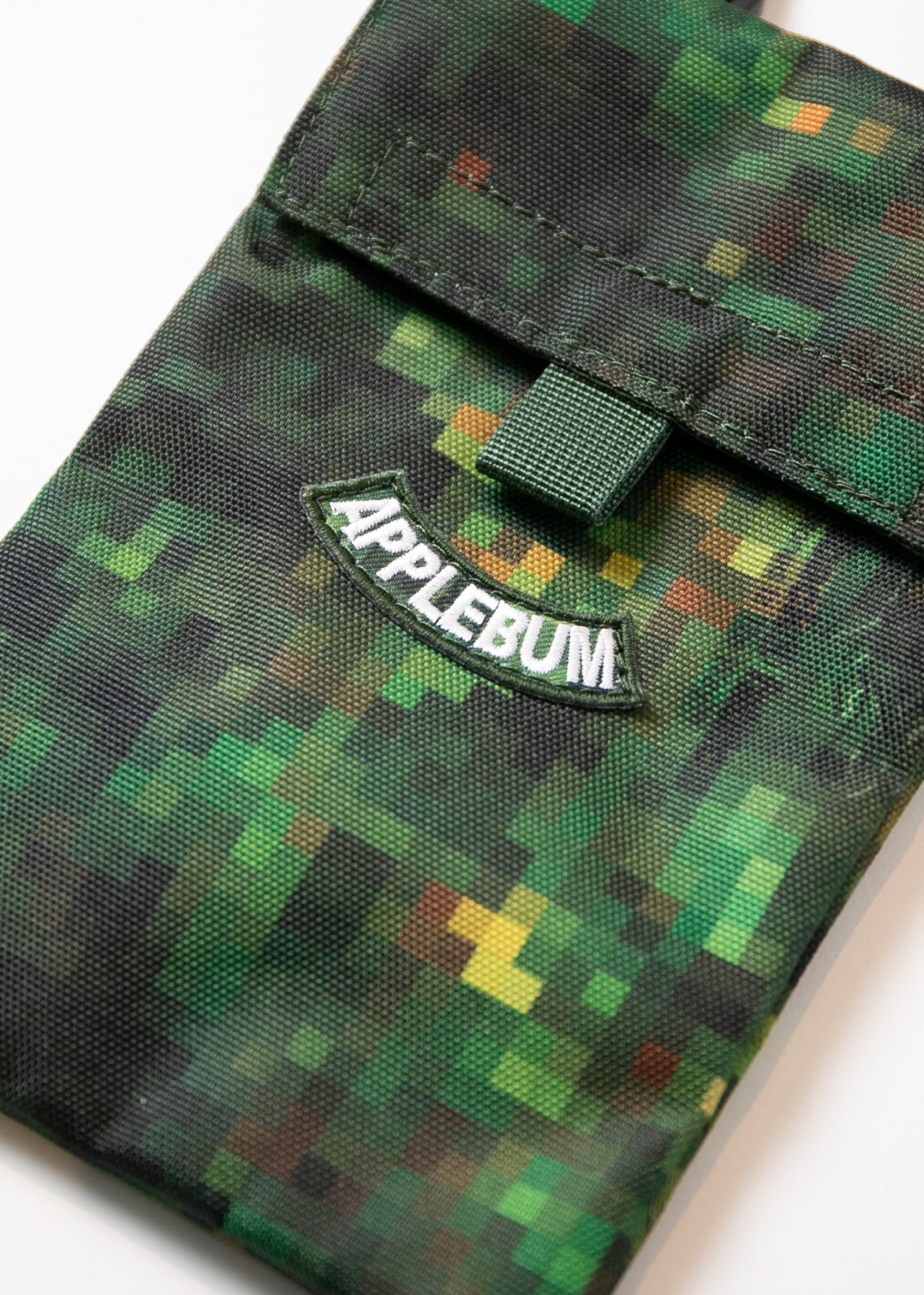 APPLEBUM(アップルバム) ポーチ “Pixel Camo” Neck Pouch GT2521001